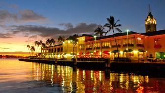 Watch a Maui sunset from your resort during an escape to Hawaii!