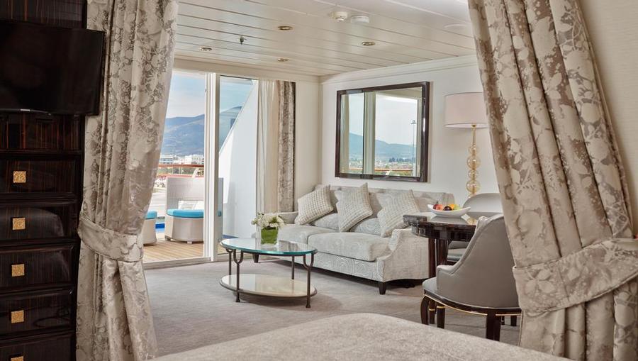 Regent Cruises suite