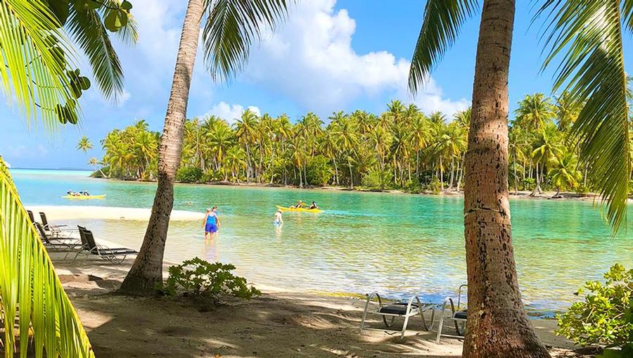 Beautiful hidden beach Fakarava