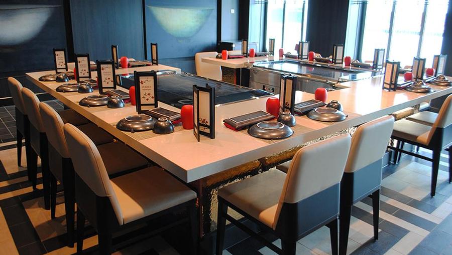 A view of Teppanyaki Restaurant onboard Norwegian Joy.