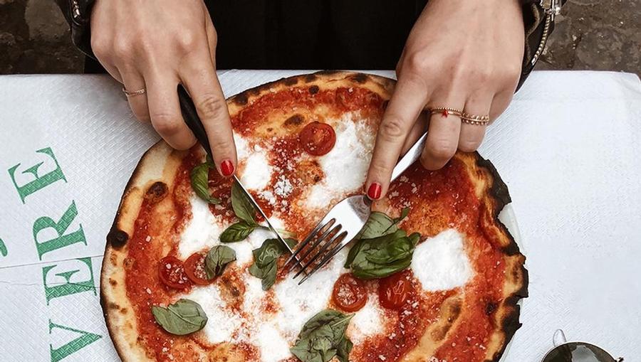 Farmhouse Pizza in Florence, Italy, Tuscan Pizza