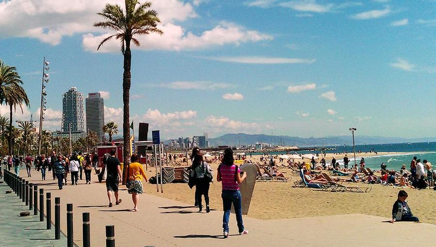 Barcelona Beachfront Boardwalk is wonderful for staying close to the hustle and bustle of the city, but also where you can find a peaceful retreat in paradise.