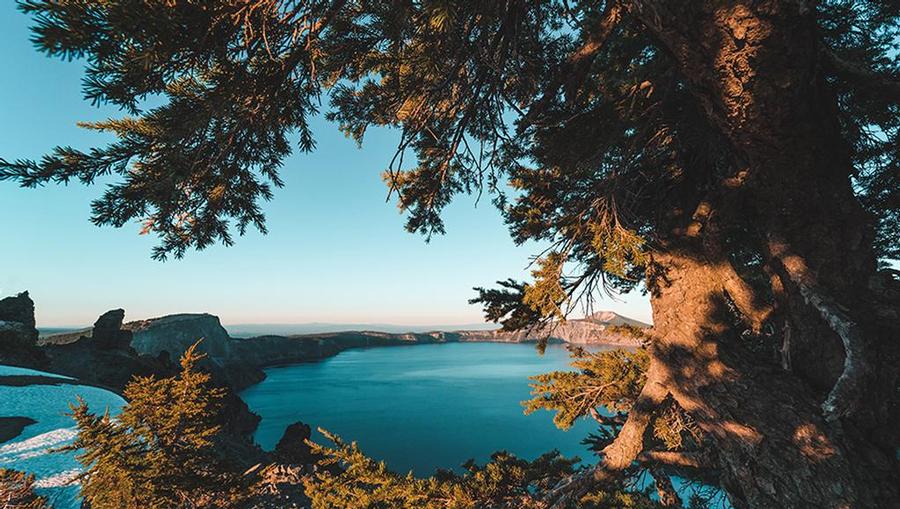 Crater Lake National Park amazing view of the water.