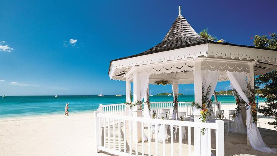 Resort wedding gazebo beach