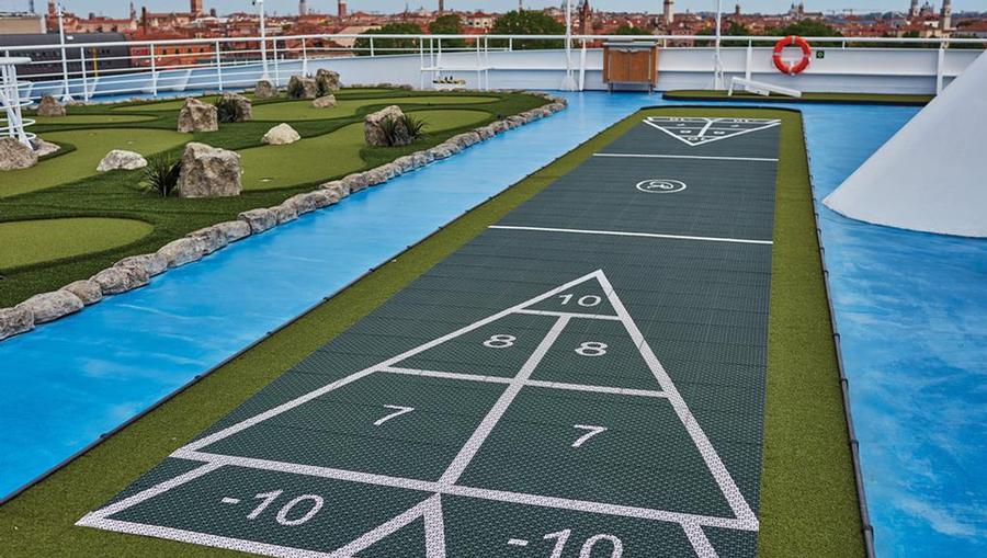 Pool Deck Seven Seas Navigator